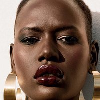 Ajak Deng Nøgen