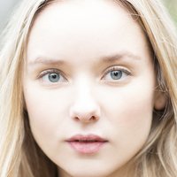 Alexandra Dowling Nøgen