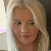 Alice Blossom Nøgen