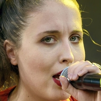 Alice Merton Nøgen