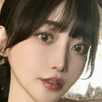 Alice_Nanase_ Nøgen