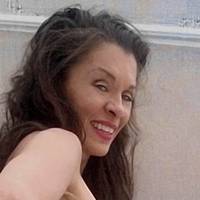 Alicia Arden Nøgen