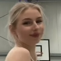 Alicia Ravy Nøgen
