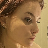 Alina Lovee Nøgen