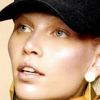 Aline Cleusa Weber Nøgen