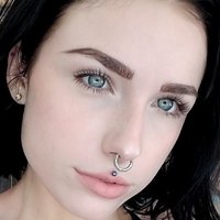 Alora Li Nøgen