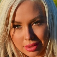Amanda Breden Nøgen