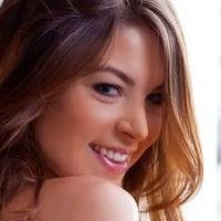 Amber Sym Nøgen