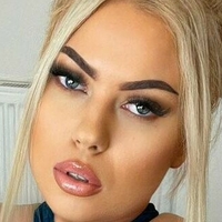 Amirah Leia Nøgen