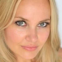 Amy Esterle Nøgen