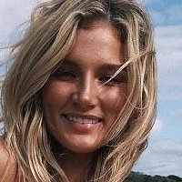 Amy Pejkovic Nøgen