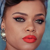 Andra Day Nøgen
