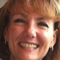 Angela Bennett Nøgen