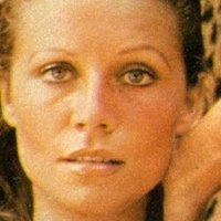 Angela Covello Nøgen