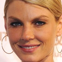Angela Lindvall Nøgen