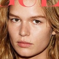 Anna Ewers Nøgen