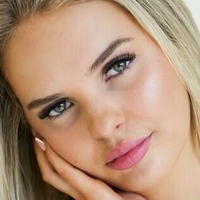 Anna Kewish Nøgen