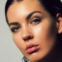 Anna-Lea Mende Nøgen