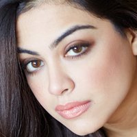 Asra Arif Nøgen