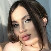 Avery Alena Nøgen