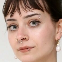 Aynsleigh Escher Nøgen