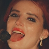 Bella Throne Nøgen