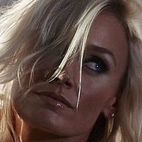 Blair O’Neal Nøgen