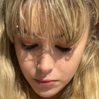Bridget Williams Nøgen