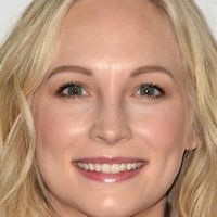 Candice King Nøgen