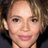 Carmen Ejogo Nøgen