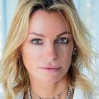 Caroline Neron Nøgen