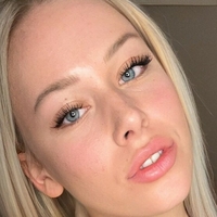 Cassandra Bosque Nøgen