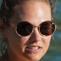 Cassandra Jean Amell Nøgen