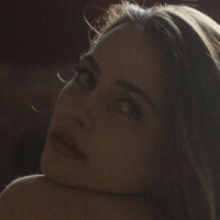 Charlotte Mckee Nøgen