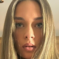 Charming Emma Nøgen