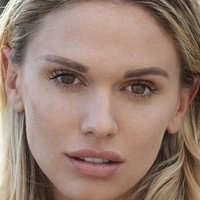 Chelsea Salmon Nøgen