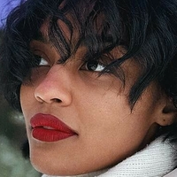 China Anne McClain Nøgen