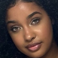 Corie Rayvon Nøgen
