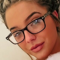 Courtney Baker Nøgen
