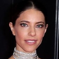 Debi Nova Nøgen