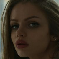 diana_salalatova Nøgen