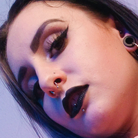 DivinelyHer Nøgen
