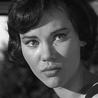 Dorothy White Nøgen