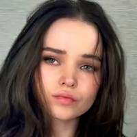 Dove Cameron Nøgen