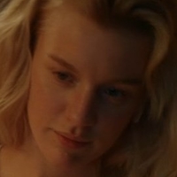 Elena Tronina Nøgen