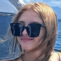 Elina Karimova Nøgen