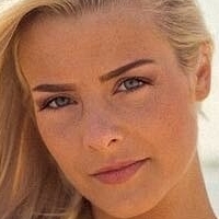 Elisa Becker Nøgen