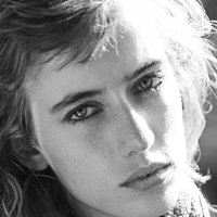 Eliza Sys Nøgen