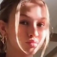 Ella Horan Nøgen