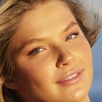 Ellie Thumann Nøgen